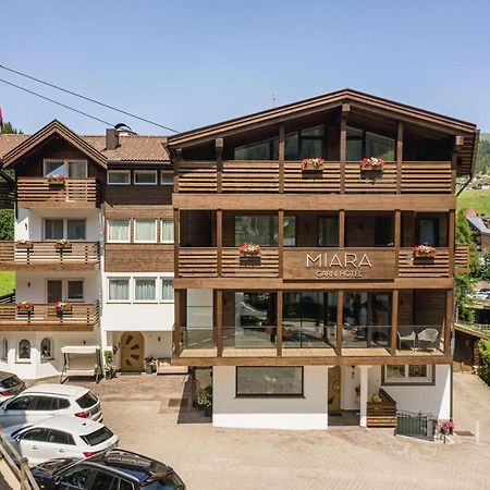 Garni Hotel Miara - Your Dolomites Home セルヴァ・ディ・ヴァル・ガルデーナ エクステリア 写真