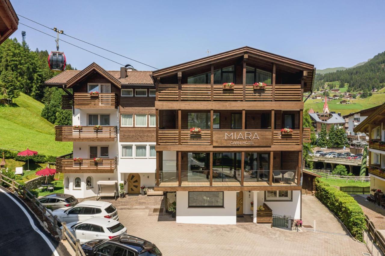 Garni Hotel Miara - Your Dolomites Home セルヴァ・ディ・ヴァル・ガルデーナ エクステリア 写真
