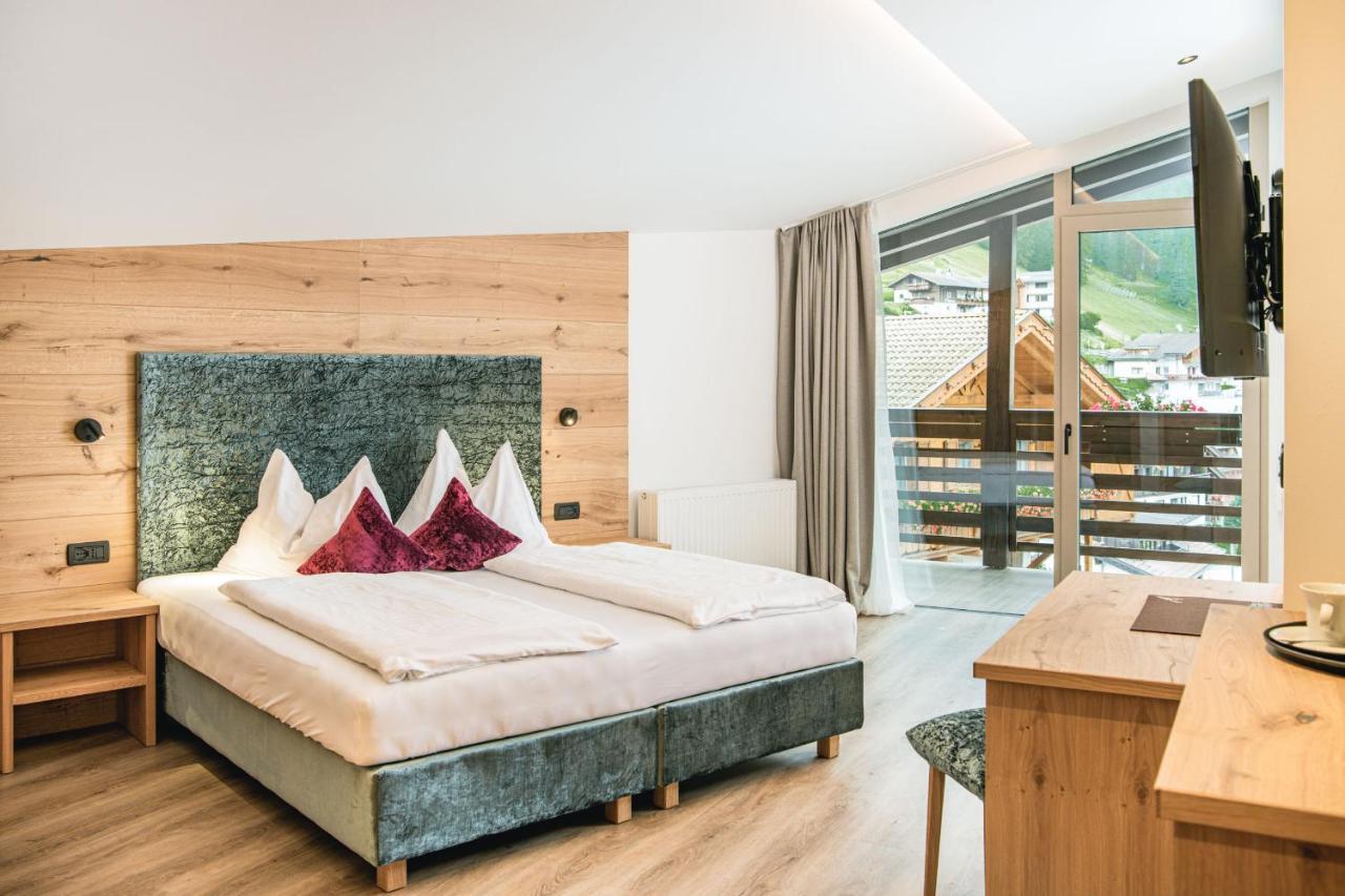 Garni Hotel Miara - Your Dolomites Home セルヴァ・ディ・ヴァル・ガルデーナ エクステリア 写真