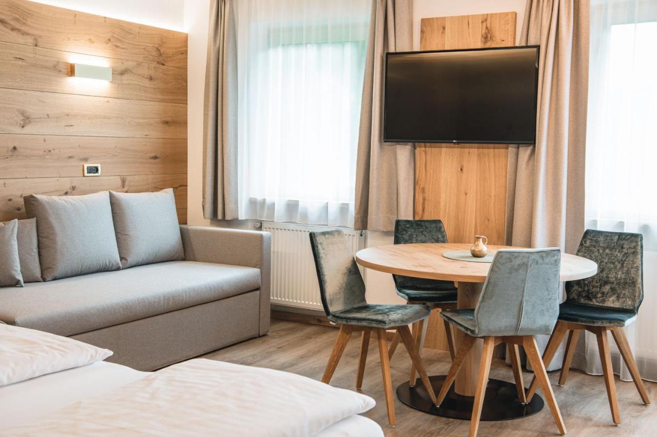 Garni Hotel Miara - Your Dolomites Home セルヴァ・ディ・ヴァル・ガルデーナ エクステリア 写真