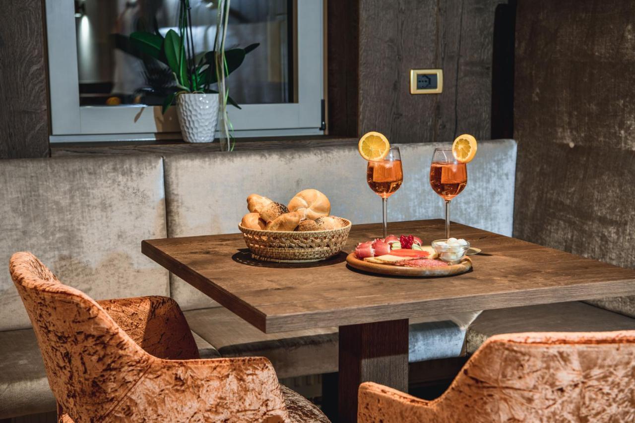 Garni Hotel Miara - Your Dolomites Home セルヴァ・ディ・ヴァル・ガルデーナ エクステリア 写真