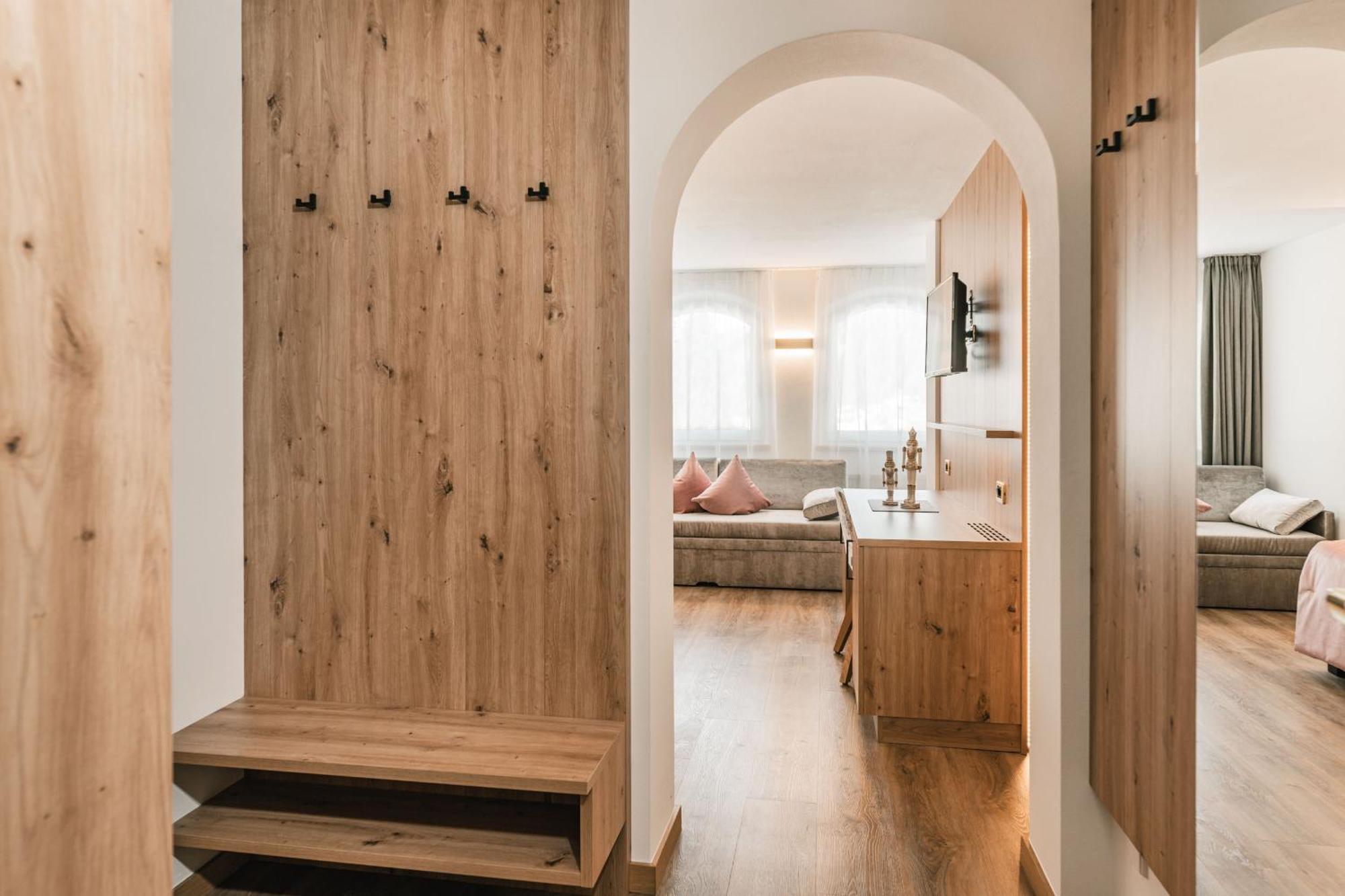 Garni Hotel Miara - Your Dolomites Home セルヴァ・ディ・ヴァル・ガルデーナ エクステリア 写真
