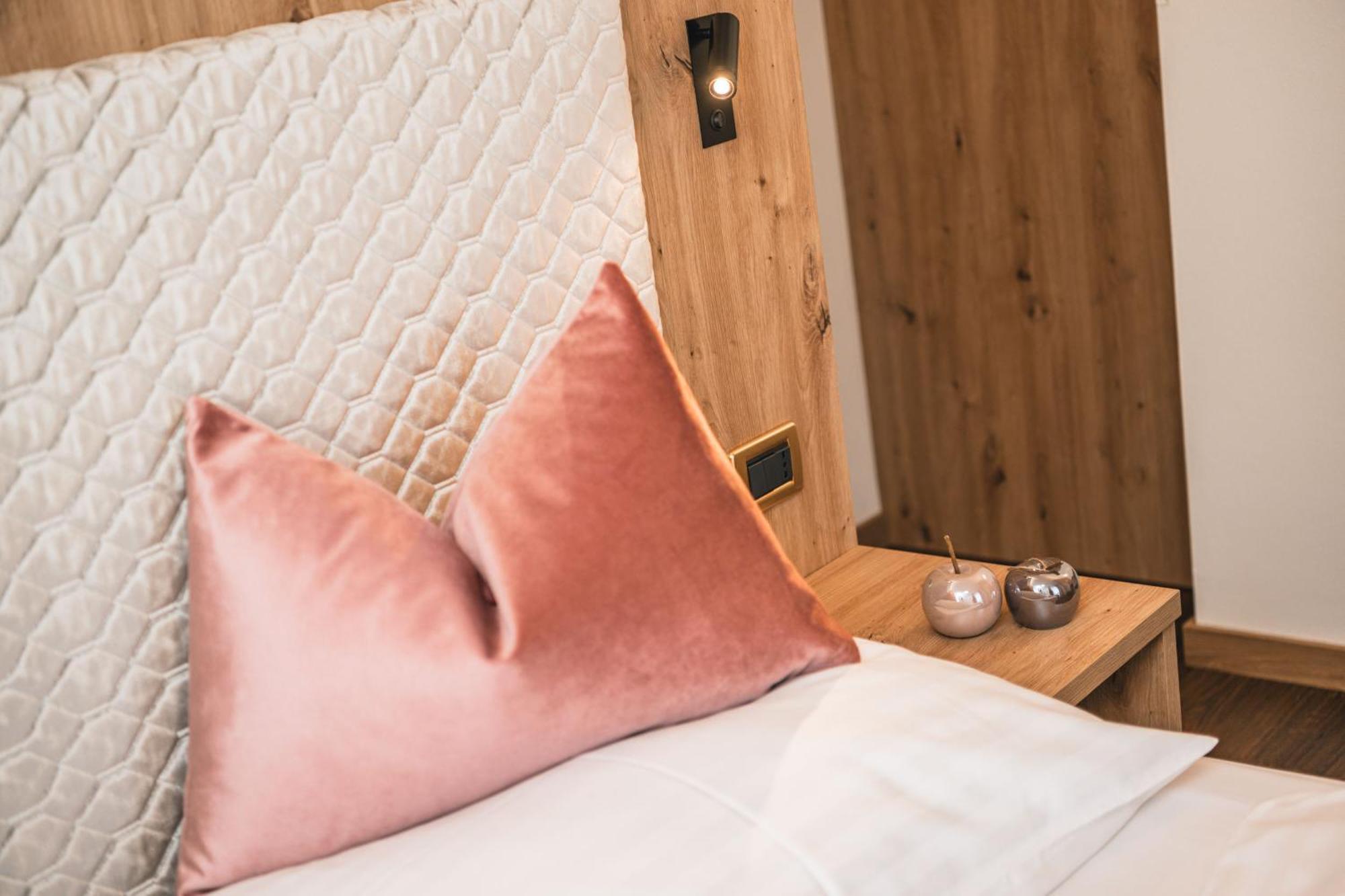 Garni Hotel Miara - Your Dolomites Home セルヴァ・ディ・ヴァル・ガルデーナ エクステリア 写真