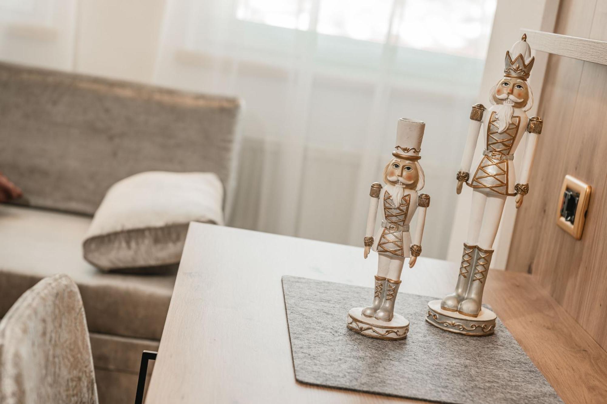 Garni Hotel Miara - Your Dolomites Home セルヴァ・ディ・ヴァル・ガルデーナ エクステリア 写真